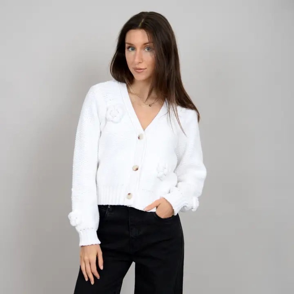 RD Style white Button-Up Cardigan